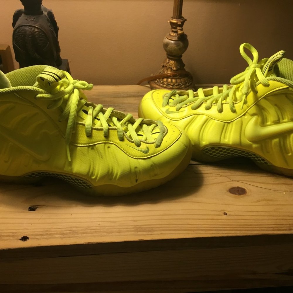 Sz 10.5 Nike Foamposite Pro Volt 624041–700 Neon Yellow